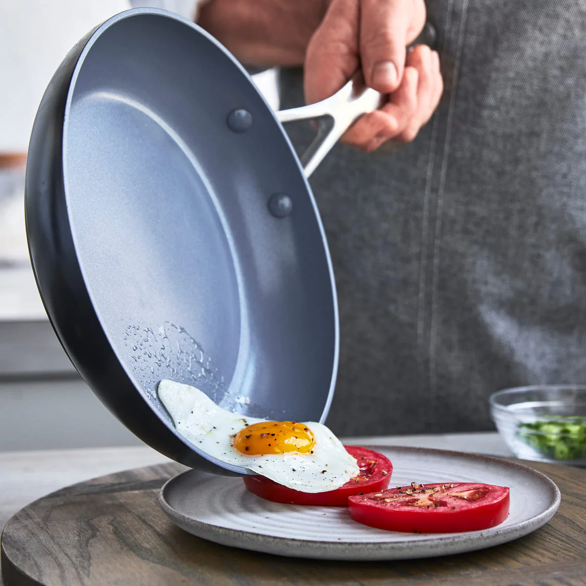 Valencia Pro<br> FRYING PAN, DARK GREY - 26CM - Image 4