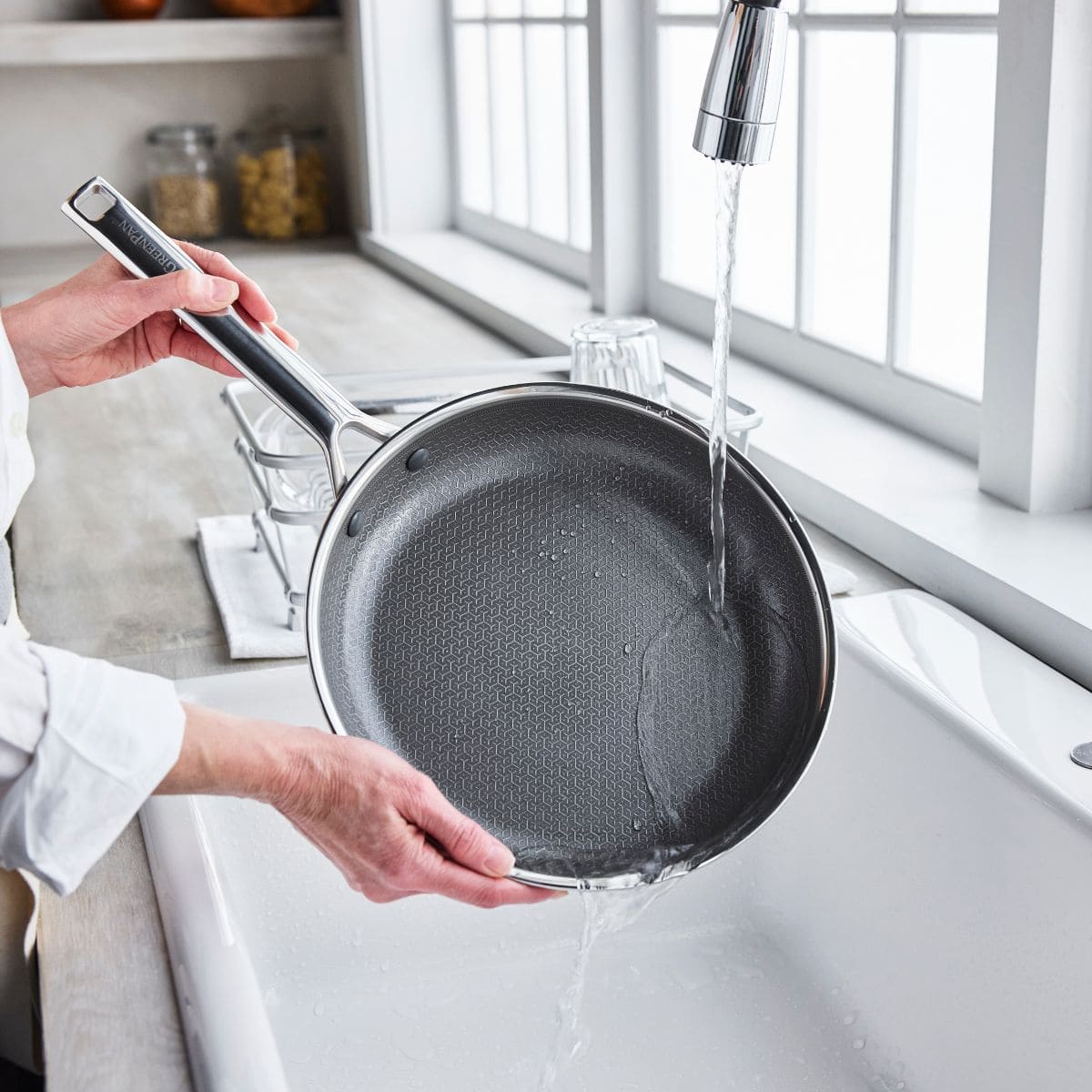 Apex<br> Thermobond Hybrid Ceramic Non-stick Frying Pan - 26cm - Image 5